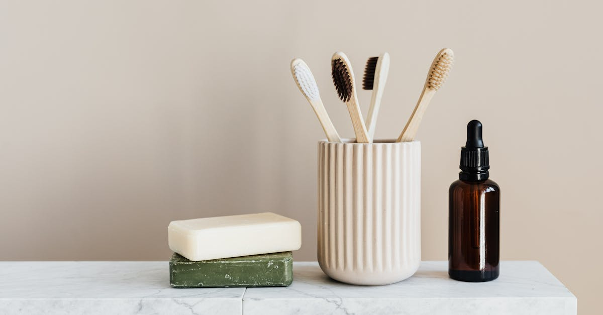 How to Choose the Right Soap for Sensitive Skin: A Focus on Yardley London Oatmeal & Almond