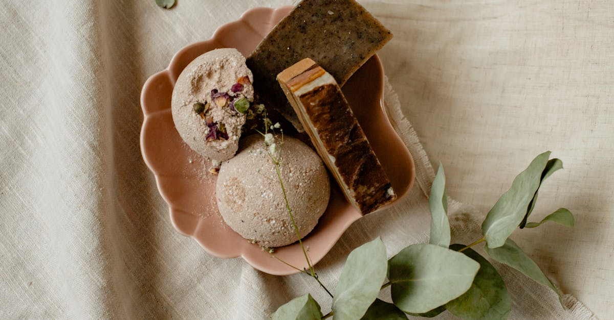 How to Make Your Own Bath Soak Using Yardley London Oatmeal & Almond Soap